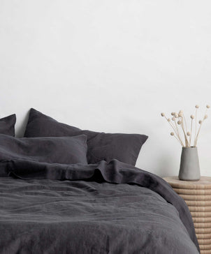 files/3-Duvet-Cover-Set-Pulled-Back-Slate_be941fa2-b165-4b4d-aef4-73dde07dd566.jpg