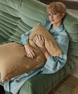 files/CULTIVER-Linen-Robe-08.jpg