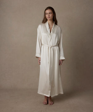 files/Silk-Robe-Ivory-01_ef9a1990-8b0e-4f18-aeed-36413f8da7ee.jpg