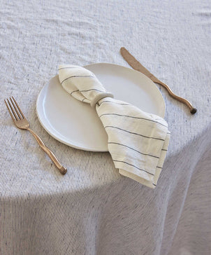 files/Tablecloth-Pinstripe-02.jpg