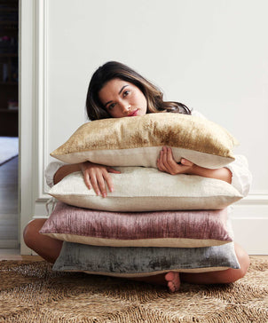 files/12-Talik-Bronze-Cushion-04_9e6ca594-83a1-4a46-97dc-b787ed8f4ef7.jpg
