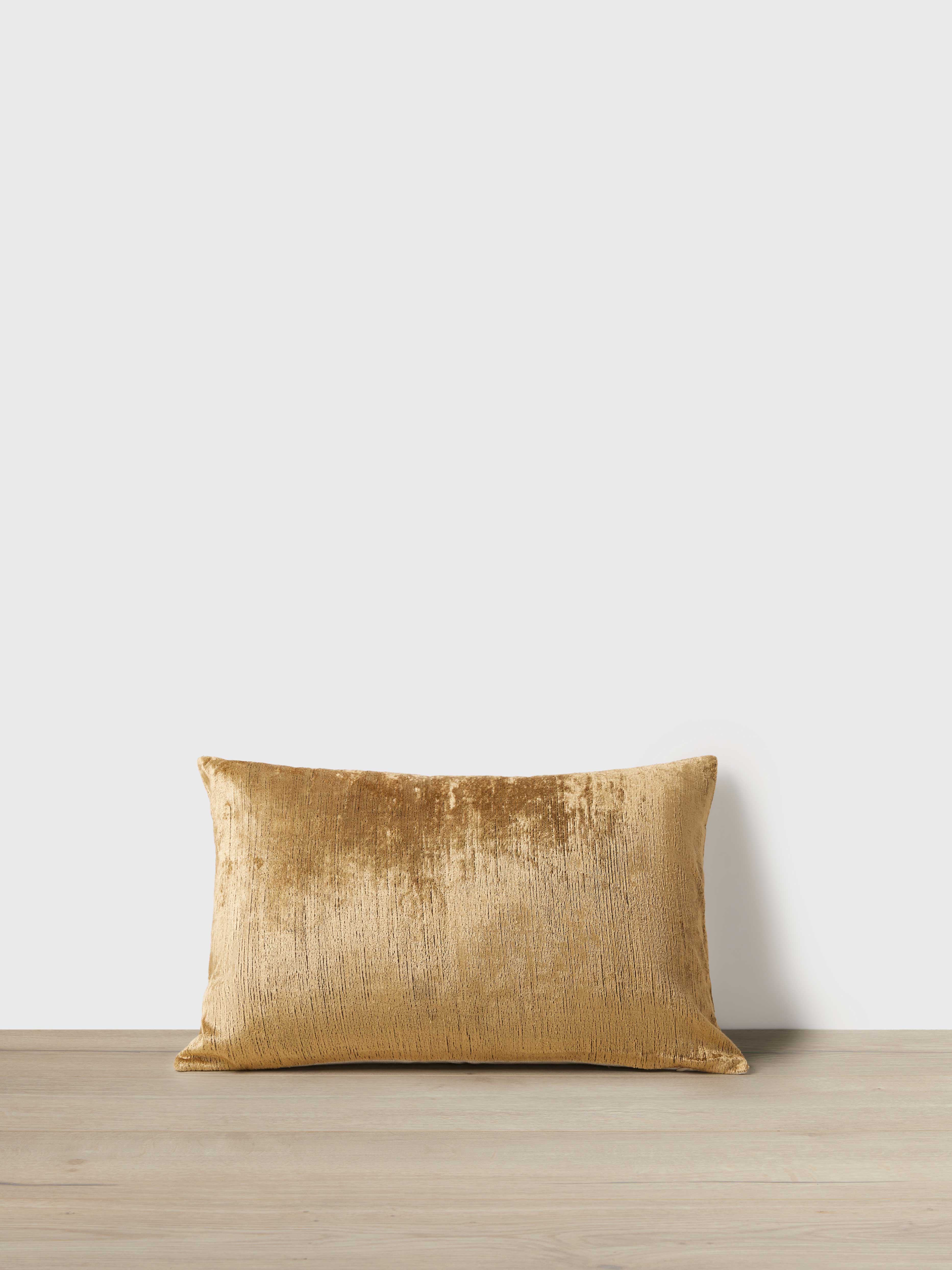 ミュージシャン BICOLOR VELOR CUSHION COVER Talik Velvet Rectangular Cushion Cover - Bronze | CULTIVER - USA