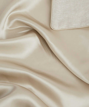 files/6-Silk-Pillowcases-Natural-03.jpg