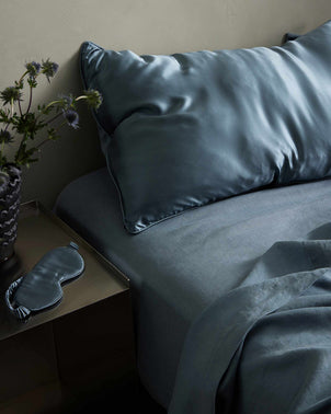 files/Bluestone-Silk-Flip-and-Eye-Mask-web.jpg