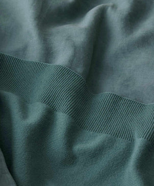 files/Bluestone-Throw-2_9c6bd88f-d3b5-400e-b617-8c8079229f1a.jpg