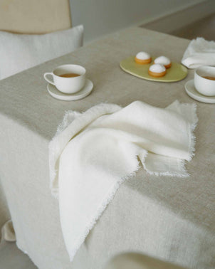 files/CULTIVER-Fia-Napkin-White-01_1_1_cc160f94-ab3a-4bb7-a3f8-6231ad4a7b61.jpg