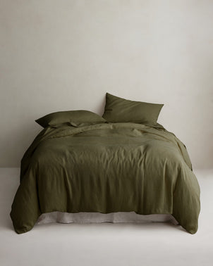 files/Copy_of_Duvet_Set_FOREST_Styled_on_Bed.jpg