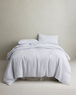 files/Copy_of_Duvet_Set_Sky_Styled_on_Bed.jpg
