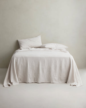 files/Copy_of_Sheet_Set_SMOKE_Styled_on_Bed.jpg