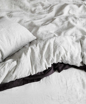files/Duvet-Pinstripe-04_d35463b6-b4b2-4f6a-b7bc-7320351fe10b.jpg
