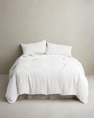 files/Duvet_Set_WHITE_Styled_on_Bed_2.jpg