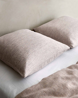 files/EuroPillowcasesOnBedRoccoNatural.jpg