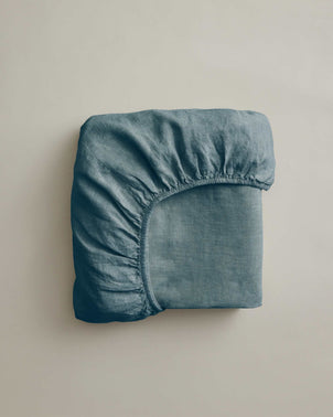 Bluestone linen fitted sheet from CULTIVER, soft bed linen with a smooth, tailored fit and natural texture, ideal for comfortable sleeping.