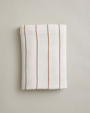 CULTIVER linen flat sheet with cedar stripe pattern, soft and breathable bed linen for a stylish bedroom decor.