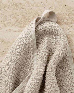 files/LinenTowelNaturalHangingLoopDetail.jpg