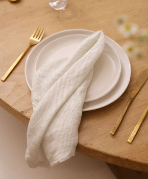 files/Napkins-Fern-Stripe-01_83b24c5a-0ad8-45e4-a3f6-1d7a5dd9e6a5.jpg