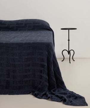 files/Navy_Rolfes_bedcover.jpg