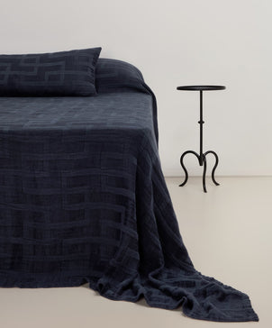files/Navy_Rolfes_bedcover_lumbar.jpg