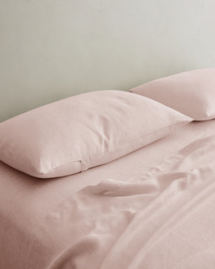 files/Pillowcases_Blush_Styled_on_Bed.jpg