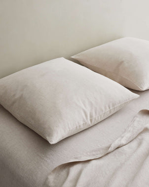files/Pillowcases_Euro_Natural_Styled_on_Bed_2_2.jpg