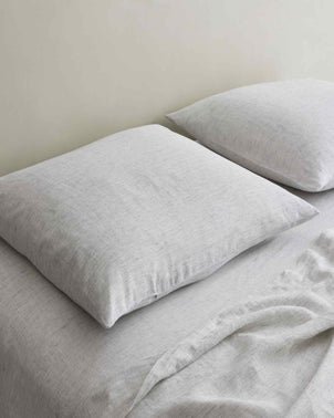files/Pillowcases_Euro_Pinstripe_Styled_on_Bed.jpg