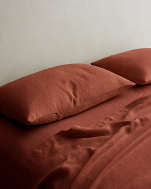 files/Pillowcases_Natural_Styled_on_Bed.jpg