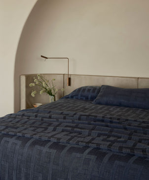 files/Rolfes_Bedcover_Navy_02.jpg