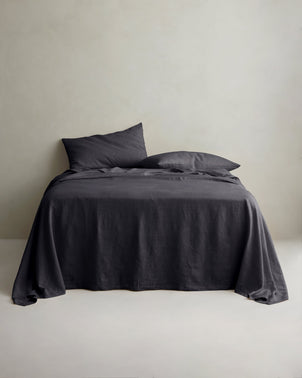 files/Sheet_Set_SLATE_Styled_on_Bed.jpg