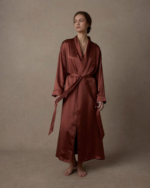 files/Silk-Robe-Cinnabar-01_89a7ca45-9b19-4f5c-bbf7-88abed34aa51.jpg