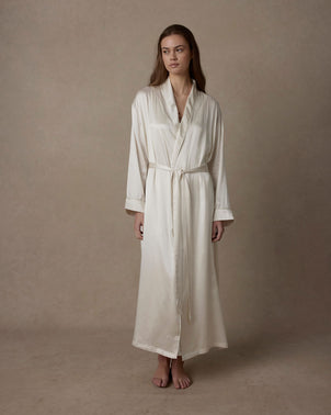 files/Silk-Robe-Ivory-01_89ff1118-4ae1-4da9-80c8-9eb1b928dd80.jpg