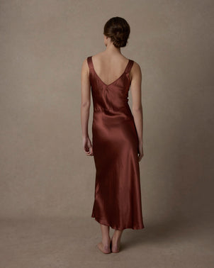 files/Silk-Slip-Cinnabar-02_99d2a1b4-a942-4afd-8007-22a8848d6f7c.jpg