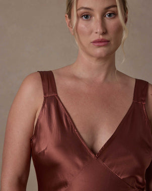 files/Silk-Slip-Cinnabar-07_5f760af2-b306-4bb3-b7c9-ddcee82bcc9e.jpg