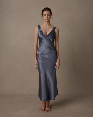 files/Silk-Slip-Steel-Blue-01_dacee29c-d45d-492c-bbe2-616d4213bcb5.jpg
