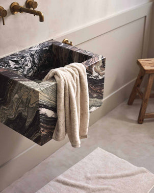 files/Speckle-Towel-03_ed2f9dc6-ab74-4933-b666-bbc3f39b25bd.jpg