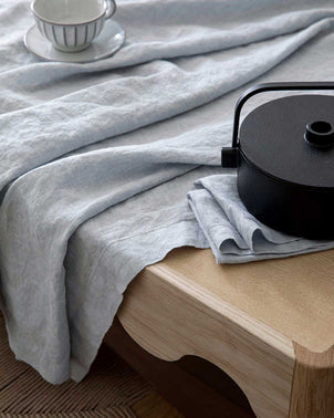 files/Tablecloth-Sky-03_aaaee6e9-a234-4a6a-9b67-9079f2c9626d.jpg