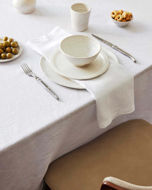 files/Tablecloth-White-04_22b4a7cb-f9e6-45a1-bfc1-028e696187df.jpg