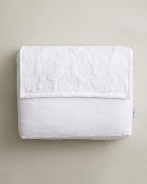 files/WillowEmbroideredQuiltWHITECover.jpg