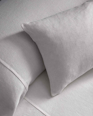 files/bedcover-white-closeup02.jpg