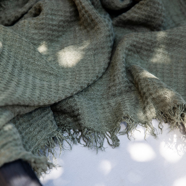 Linen Throws | Shop Throw Blankets Online- CULTIVER- USA