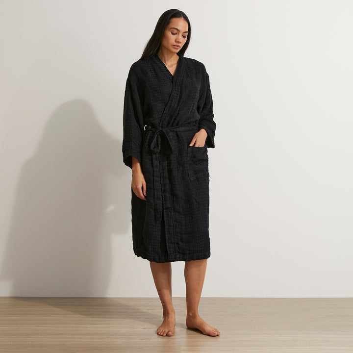 Linen waffle robe in black. Sizes: S/M and M/L