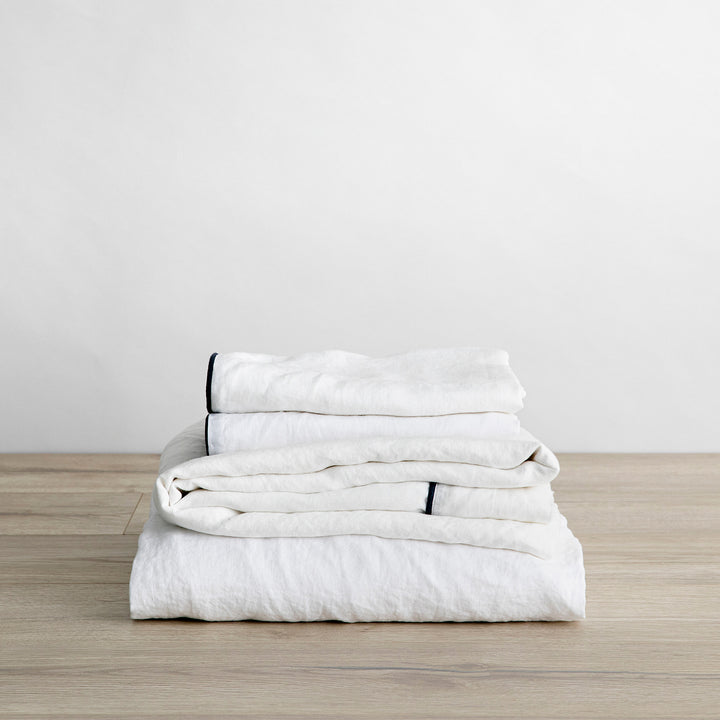 Piped Linen Sheet Set with Pillowcases - White and Navy