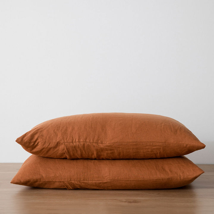 Stack of 2 Linen Pillowcases in Cedar